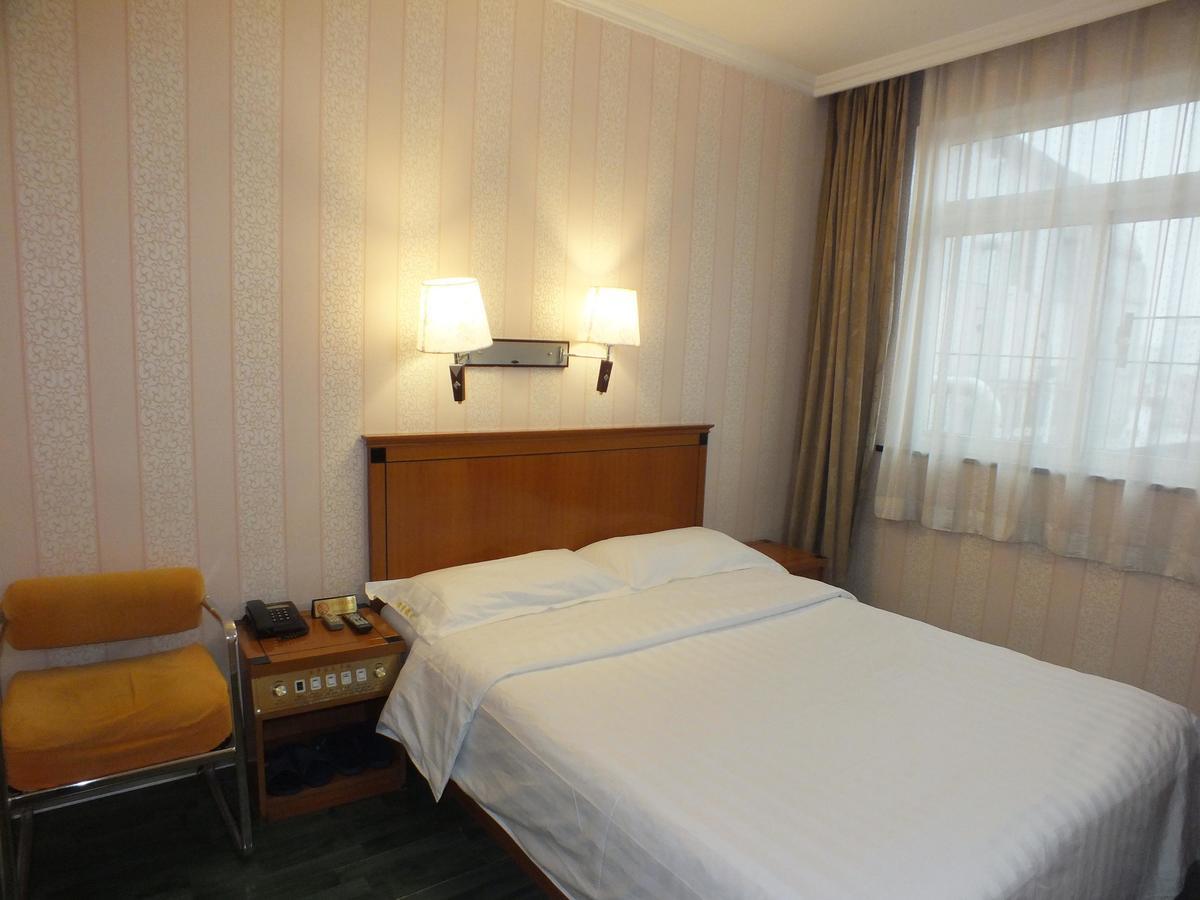Beijing Fuxing Holiday Hotel Room photo